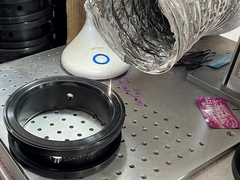 laser marquant sur le siège en caoutchouc